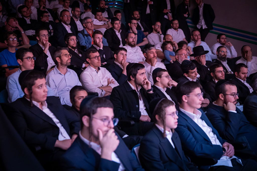 האירוע התקיים בשיתוף אתר ׳כיכר השבת׳ במסגרתו צפו הגולשים בערב המרגש בשידור חי