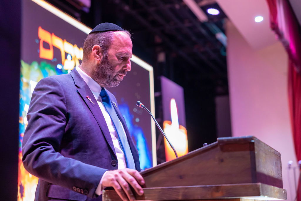 האירוע התקיים בשיתוף אתר ׳כיכר השבת׳ במסגרתו צפו הגולשים בערב המרגש בשידור חי