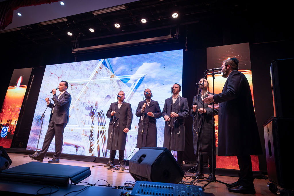 האירוע התקיים בשיתוף אתר ׳כיכר השבת׳ במסגרתו צפו הגולשים בערב המרגש בשידור חי