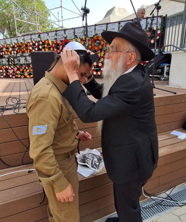 אלפים הניחו תפילין לזכר הנופלים - תיעוד מרגש