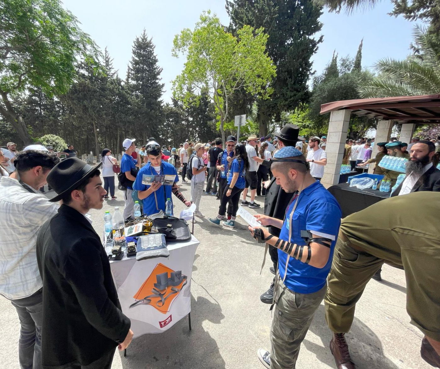 אלפים הניחו תפילין לזכר הנופלים - תיעוד מרגש
