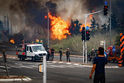 בתום הערכת מצב: במשטרה נערכים לאפשרות של פינוי תושבים מאלעד והסביבה