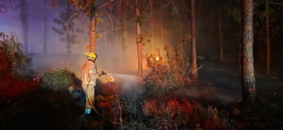 תיעוד מאמצי הכיבוי נגד האש המשתוללת 