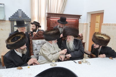 שמחת הברית בחצה"ק טשארנאביל - משכנות הרועים