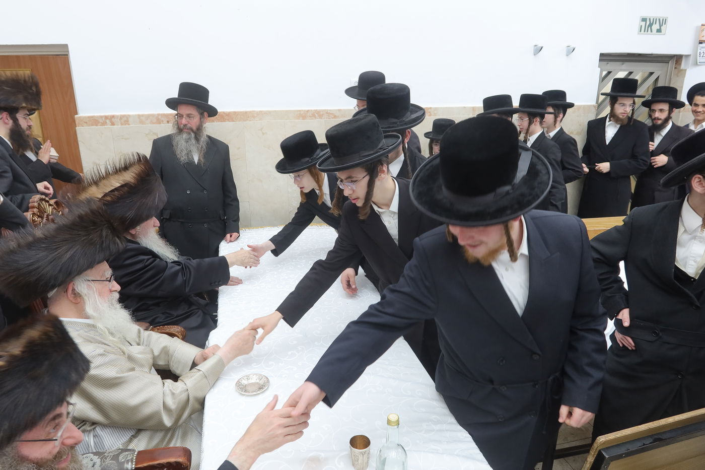 שמחת הברית בחצה"ק טשארנאביל - משכנות הרועים