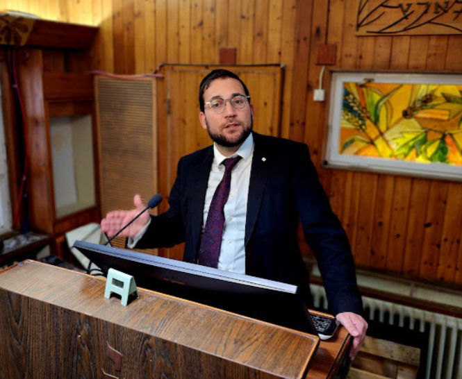 כותב השורות, ישראל שפירא