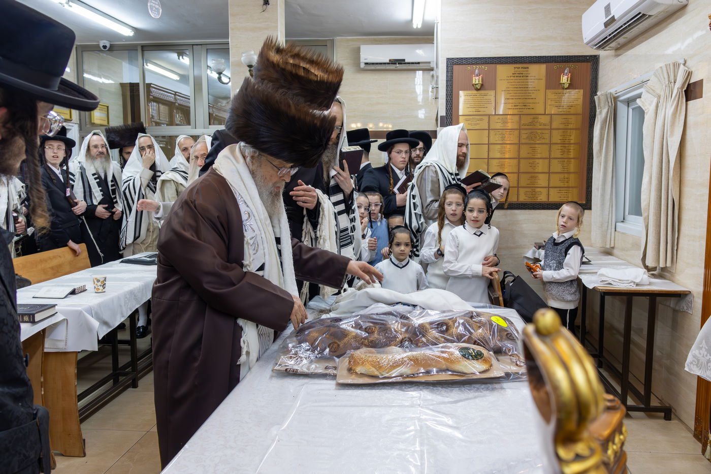 האדמו"ר מפינסק קרלין ערב שב"ק בב"ב