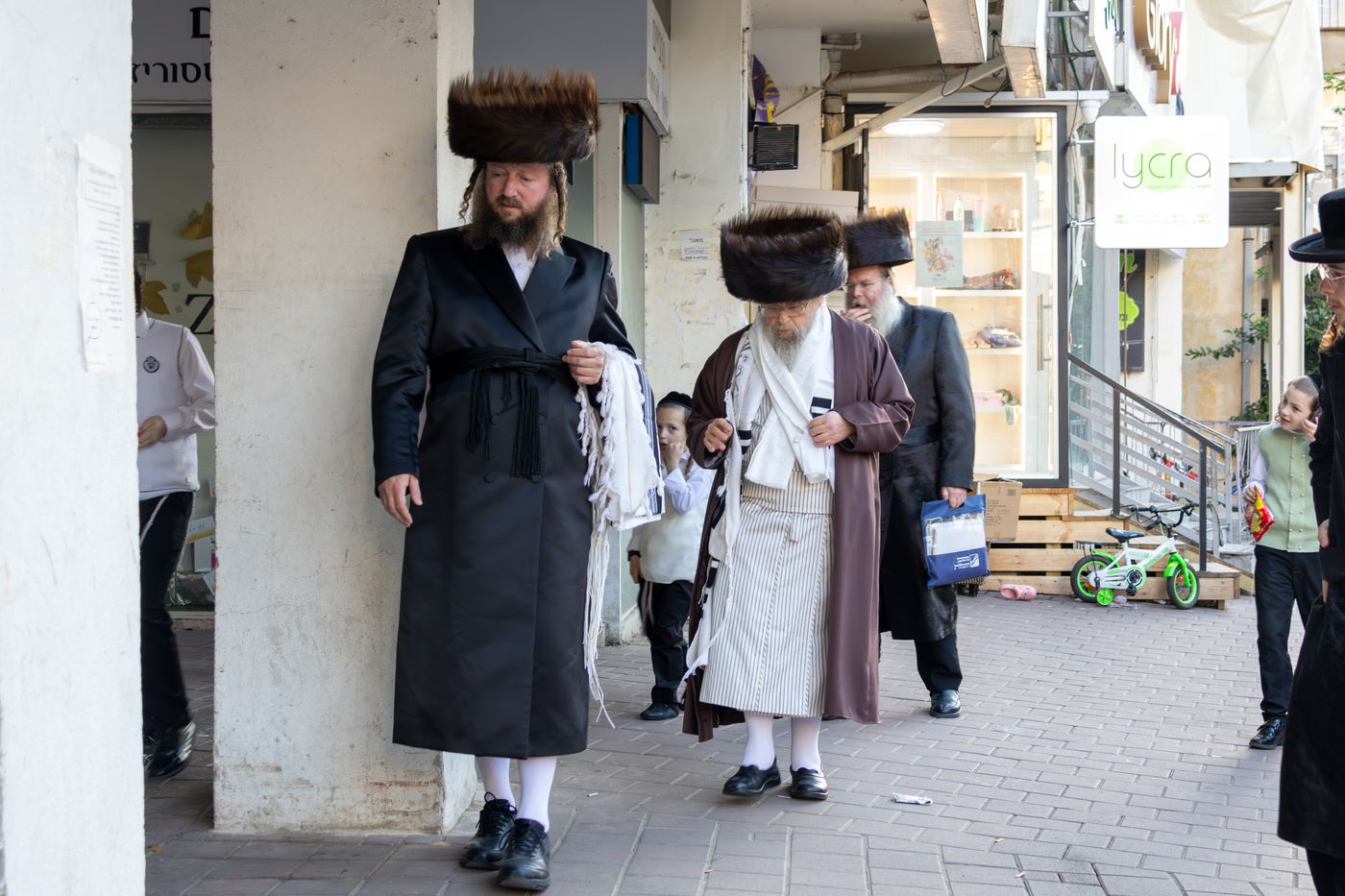 האדמו"ר מפינסק קרלין ערב שב"ק בב"ב