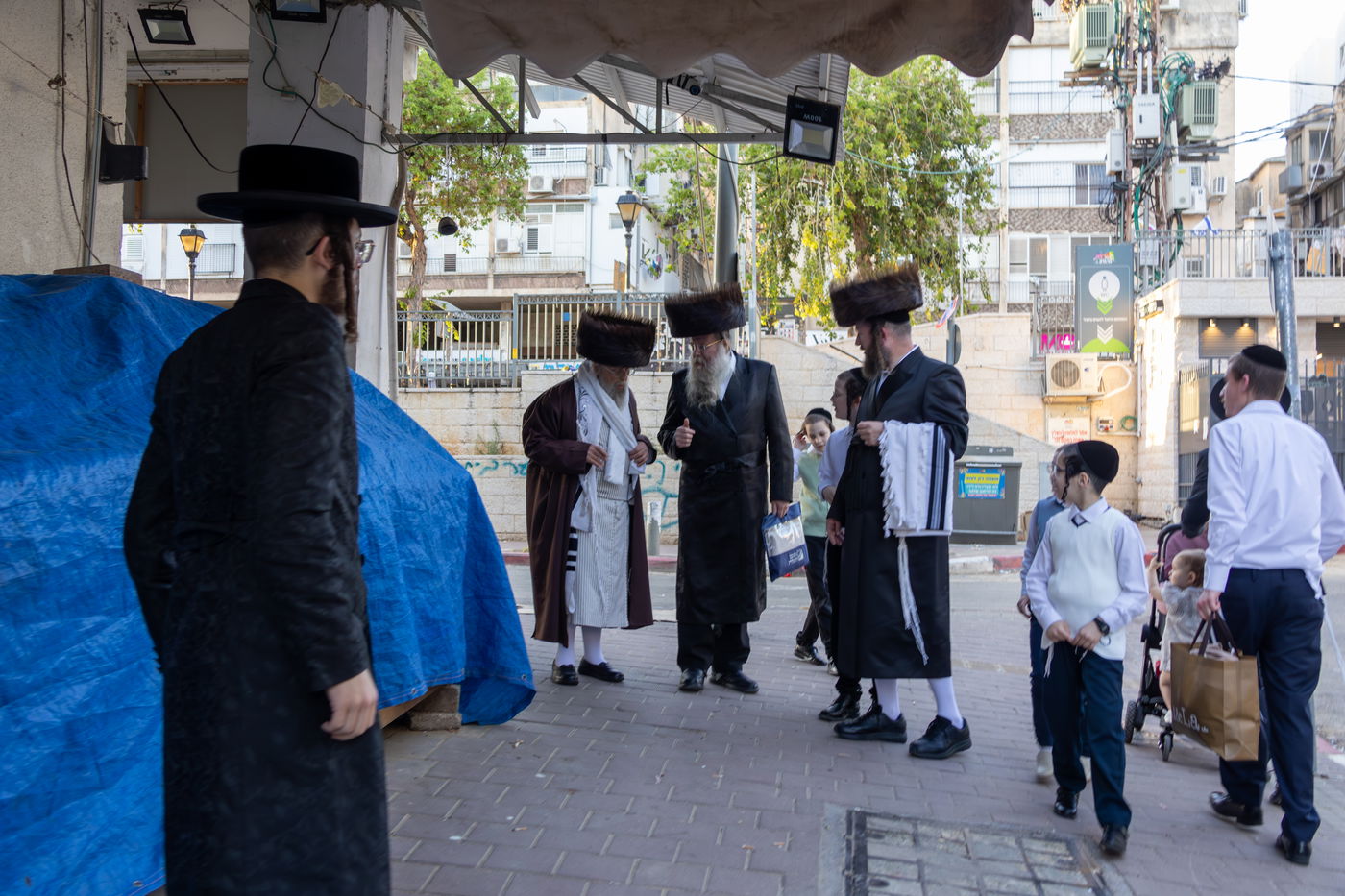 האדמו"ר מפינסק קרלין ערב שב"ק בב"ב