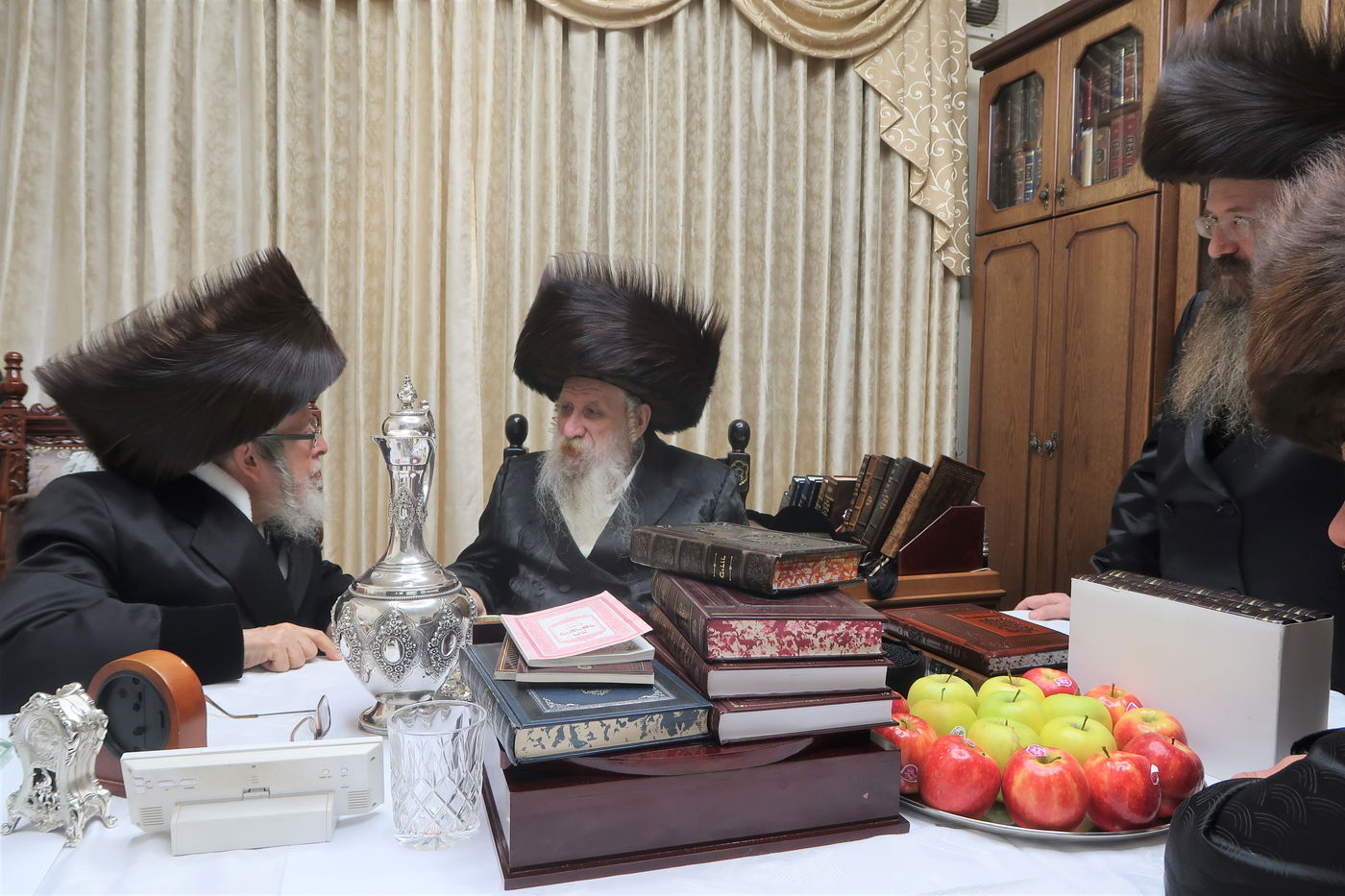 האדמו"ר מסטרופקוב בביקור אצל האדמו"ר