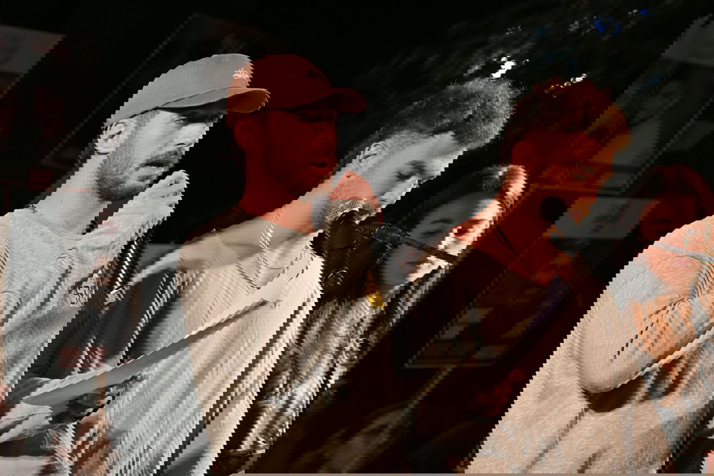 עומר שם טוב, בעצרת