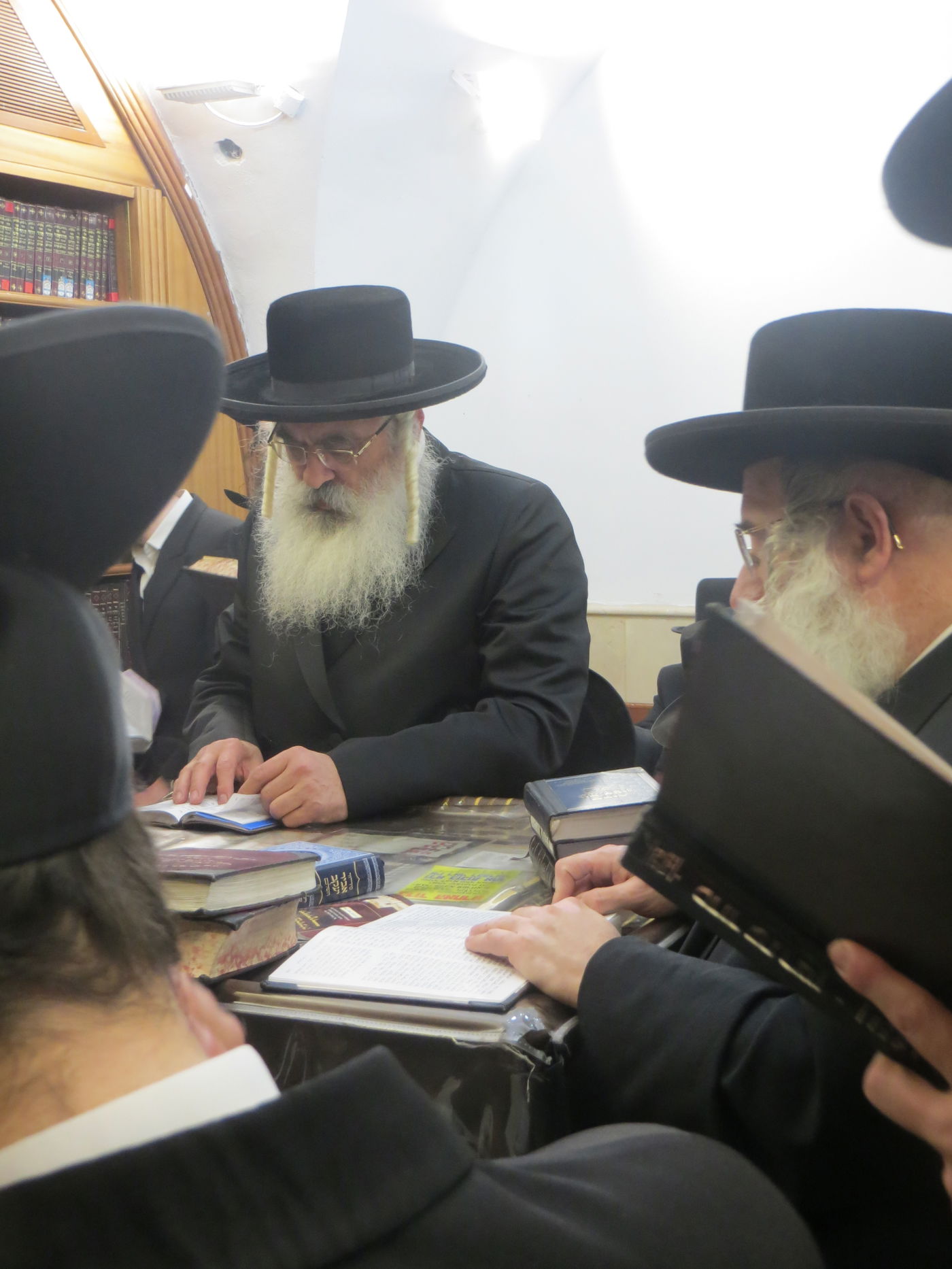 האדמו"ר מדושינסקיא באתרא קדישא מירון