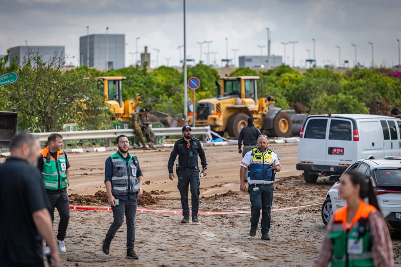 כוחות הביטחון סמוך לזירת הנפילה