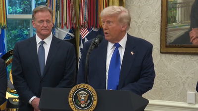 טראמפ בתוכנית חדשה: הגירה מרצון עם "טיסה יפהפייה"