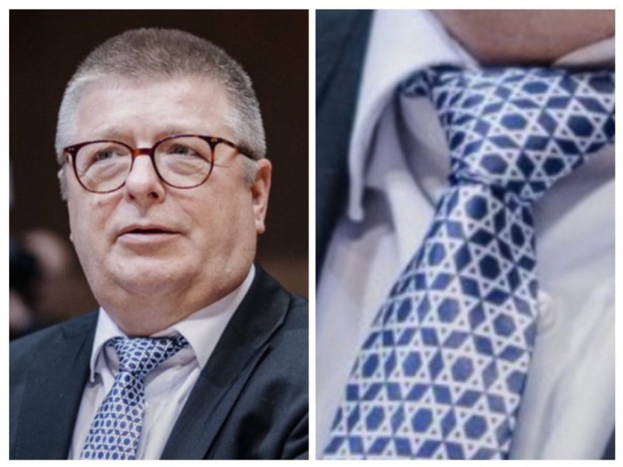 תומאס האלדנוואנג והעניבה עם סמל מגן דוד