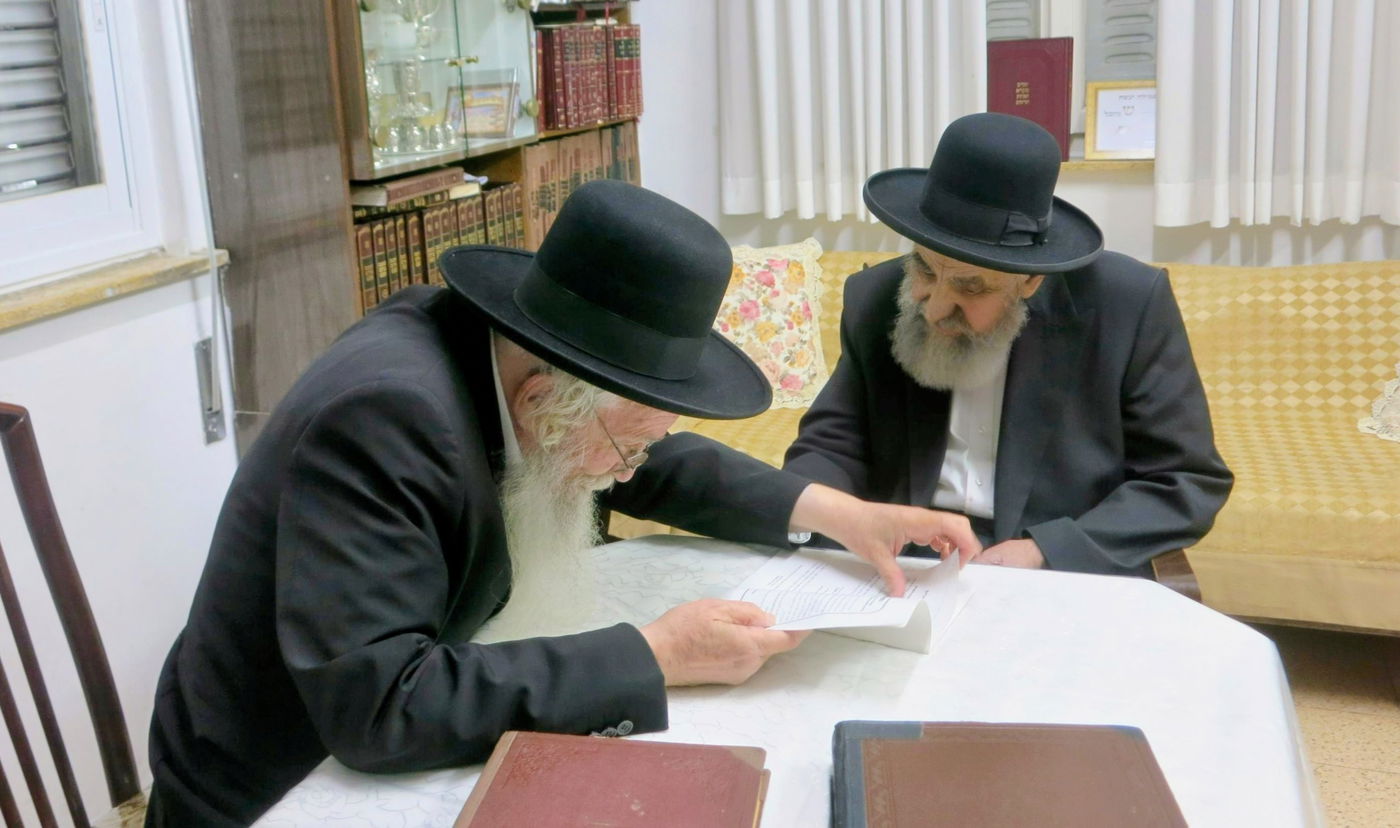 הגאון רבי משה דוד לפקוביץ בביקור אצל הגאון רבי משה צדקה