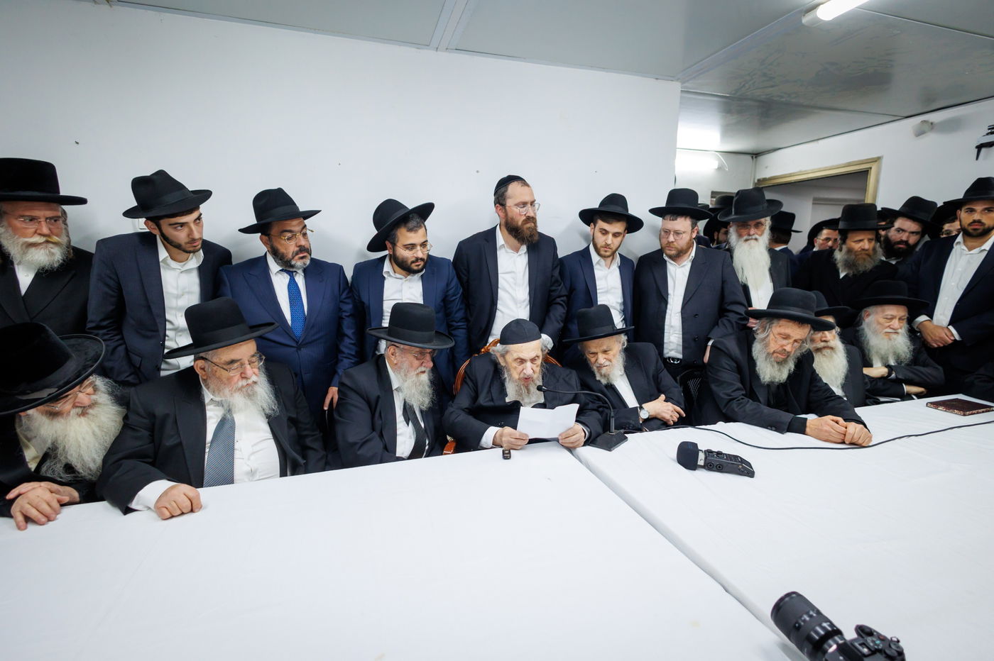 כינוס החירום של ראשי הישיבות במעונו של הגר"ד לנדו