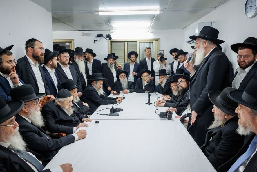כינוס החירום של ראשי הישיבות במעונו של הגר"ד לנדו