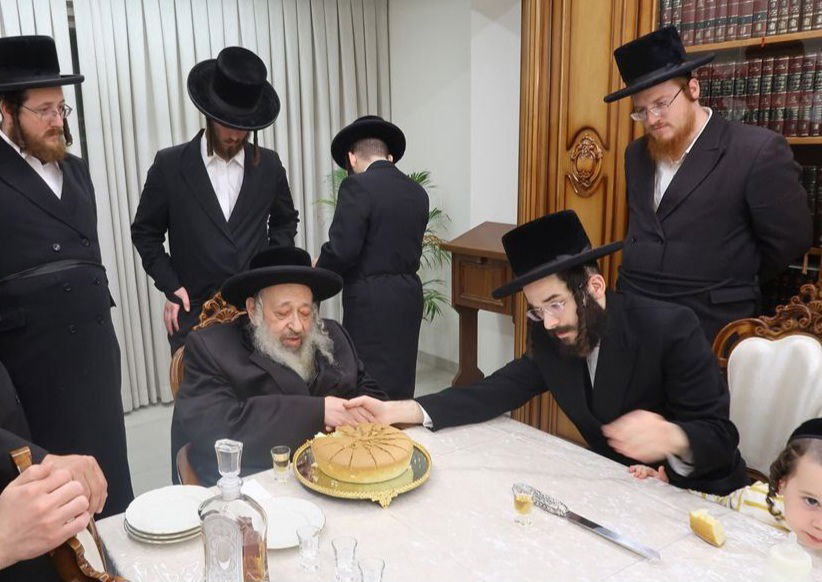 האדמו"ר מדעעש בביקור אצל הרה"צ חיים מאיר רוקח