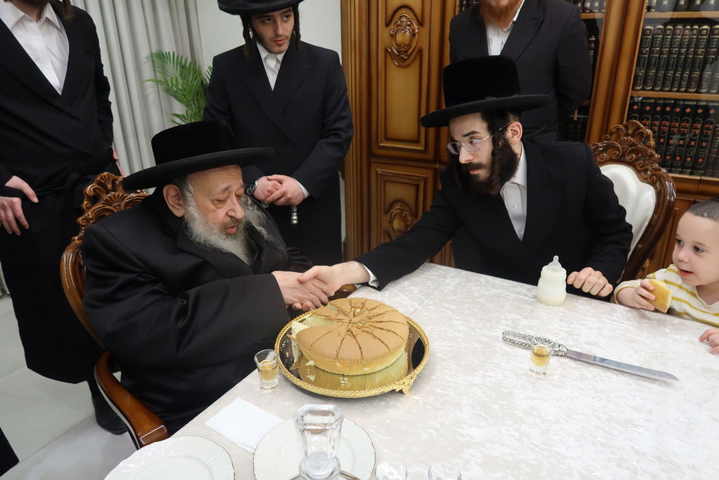 האדמו"ר מדעעש בביקור אצל הרה"צ חיים מאיר רוקח