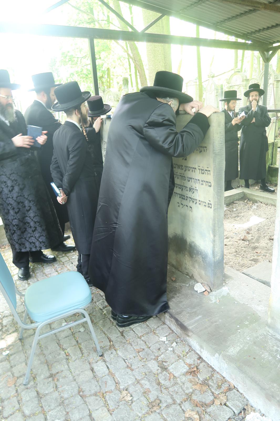 האדמו"ר מביאלה פשיסחא במסע הקודש לפולין