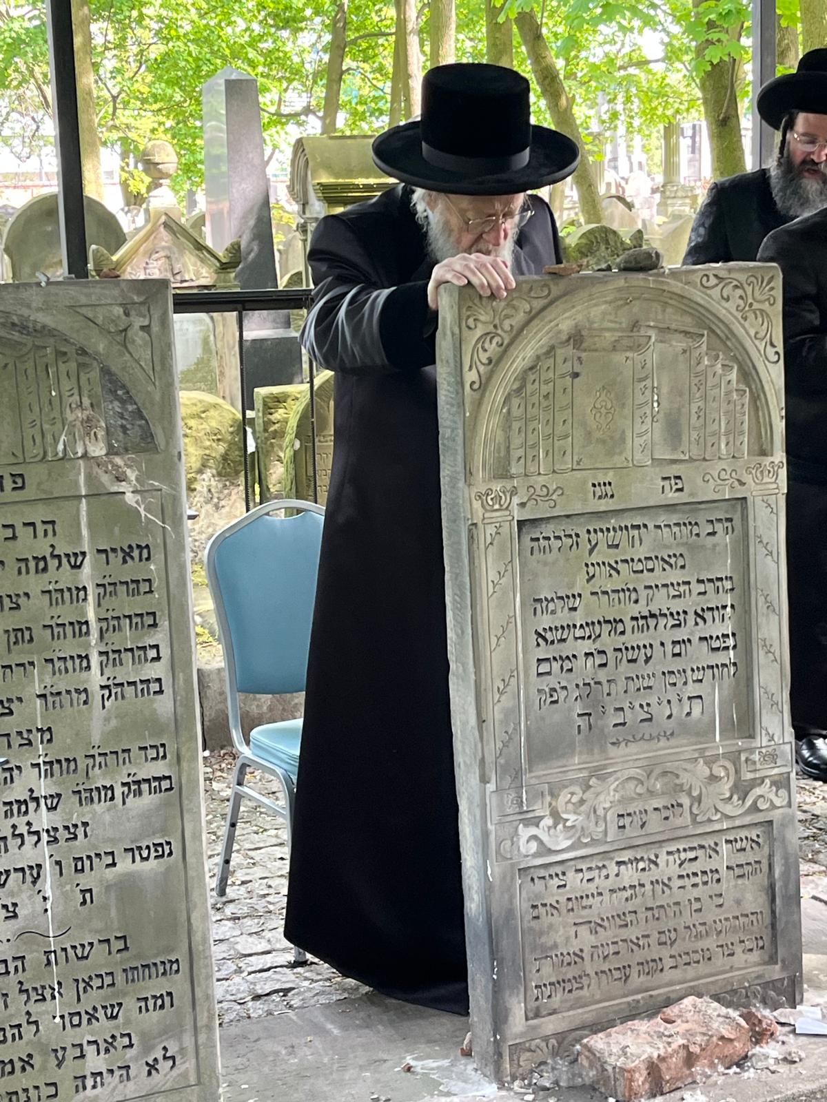 האדמו"ר מביאלה פשיסחא במסע הקודש לפולין