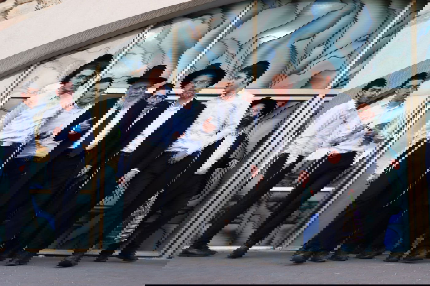 הגאון רבי דוד לוי בשיעור כללי בישיבת פוניבז'