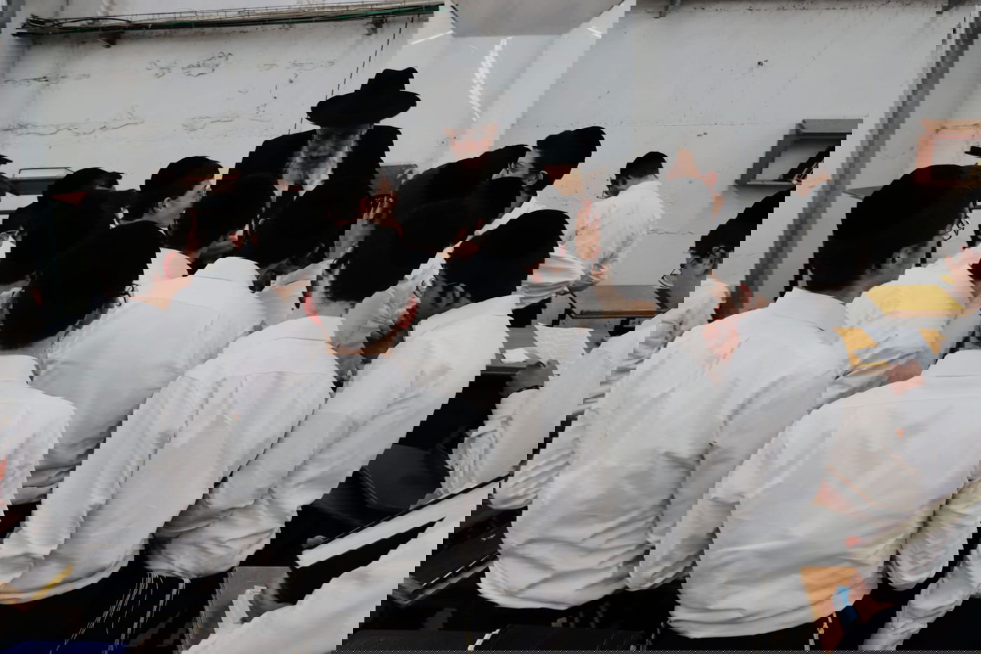 הגאון רבי דוד לוי בשיעור כללי בישיבת פוניבז'