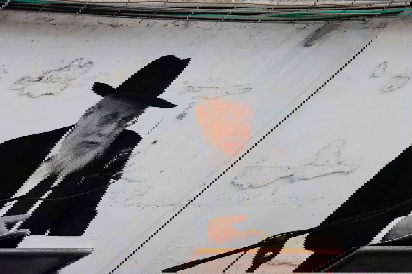 הגאון רבי דוד לוי בשיעור כללי בישיבת פוניבז'