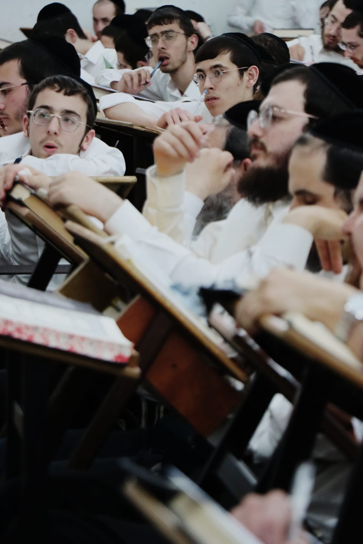 הגאון רבי דוד לוי בשיעור כללי בישיבת פוניבז'