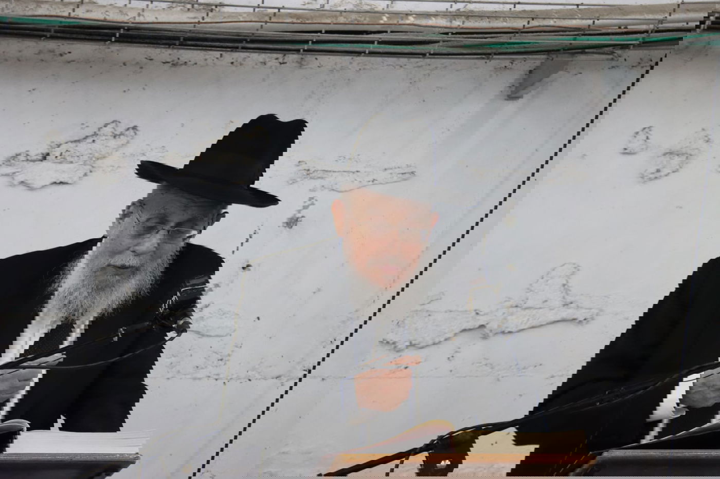 הגאון רבי דוד לוי בשיעור כללי בישיבת פוניבז'