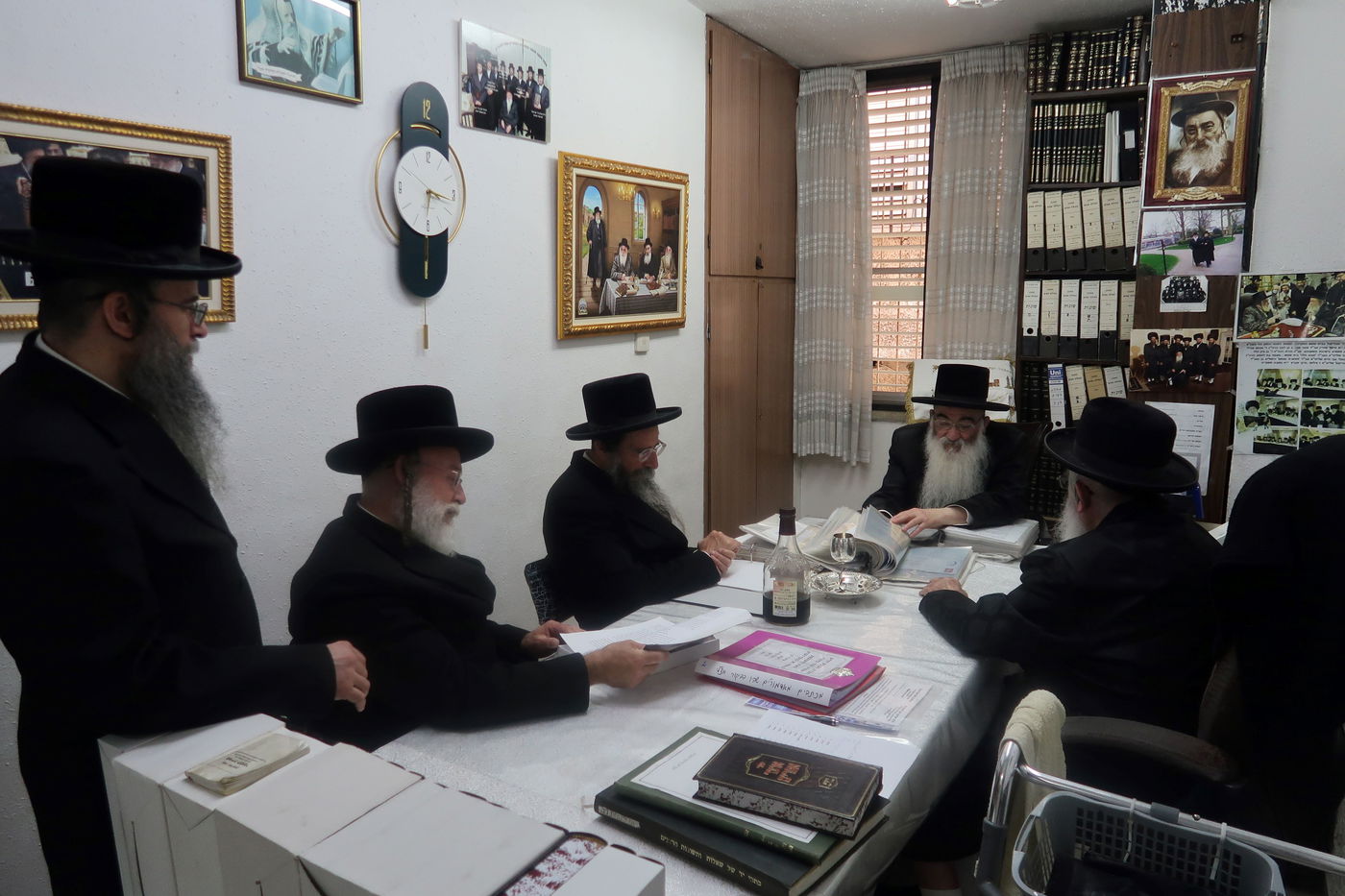 הגה"צ רבי מנחם ארנסטר בביקור אצל הגאון רבי אפרים פישל שטיין