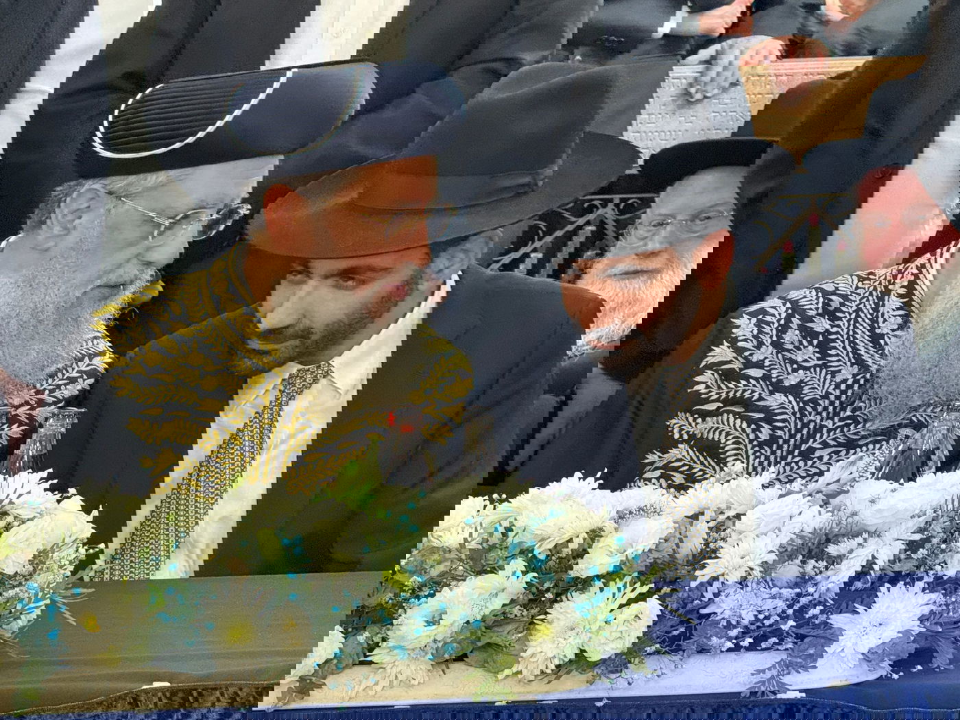 הראשל"צ הגר"ד יוסף והשר מלכיאלי 