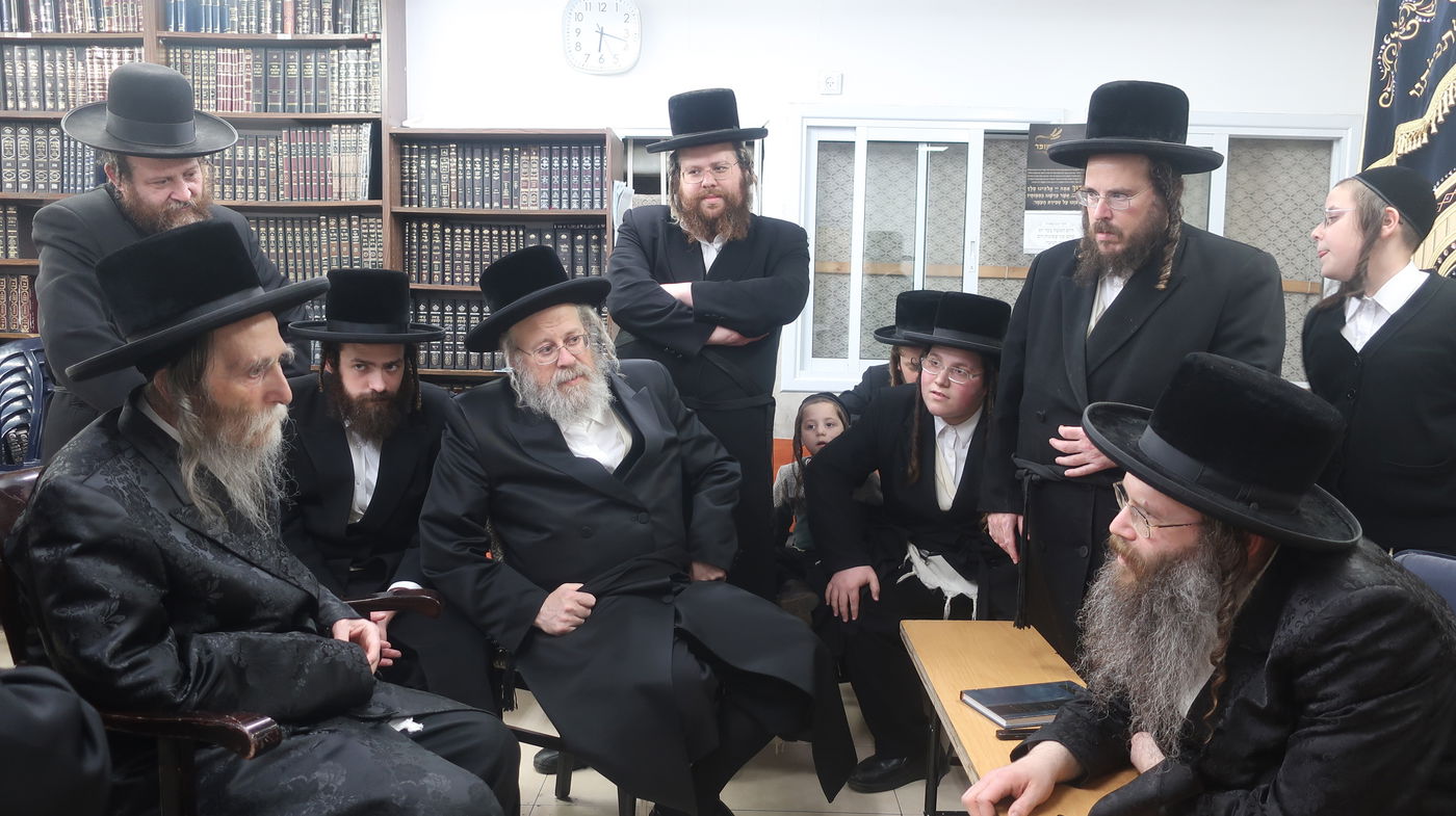 ניחום אבלים בחצה"ק טשאבא