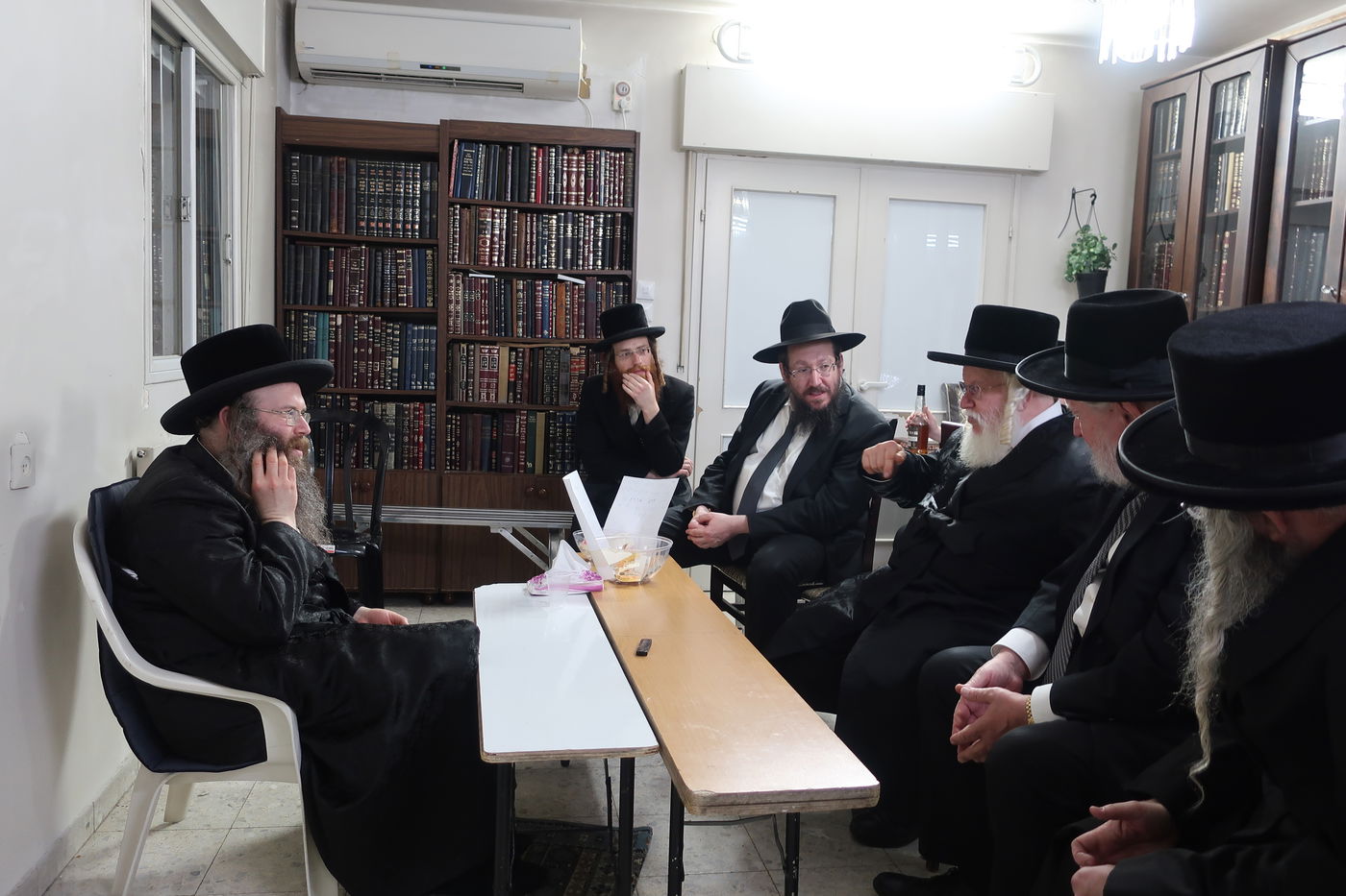 ניחום אבלים בחצה"ק טשאבא