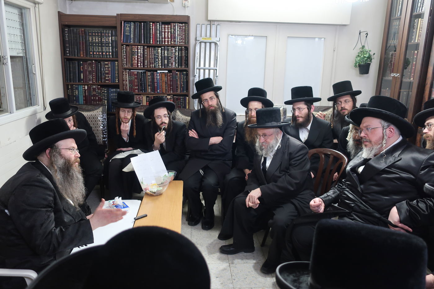 ניחום אבלים בחצה"ק טשאבא