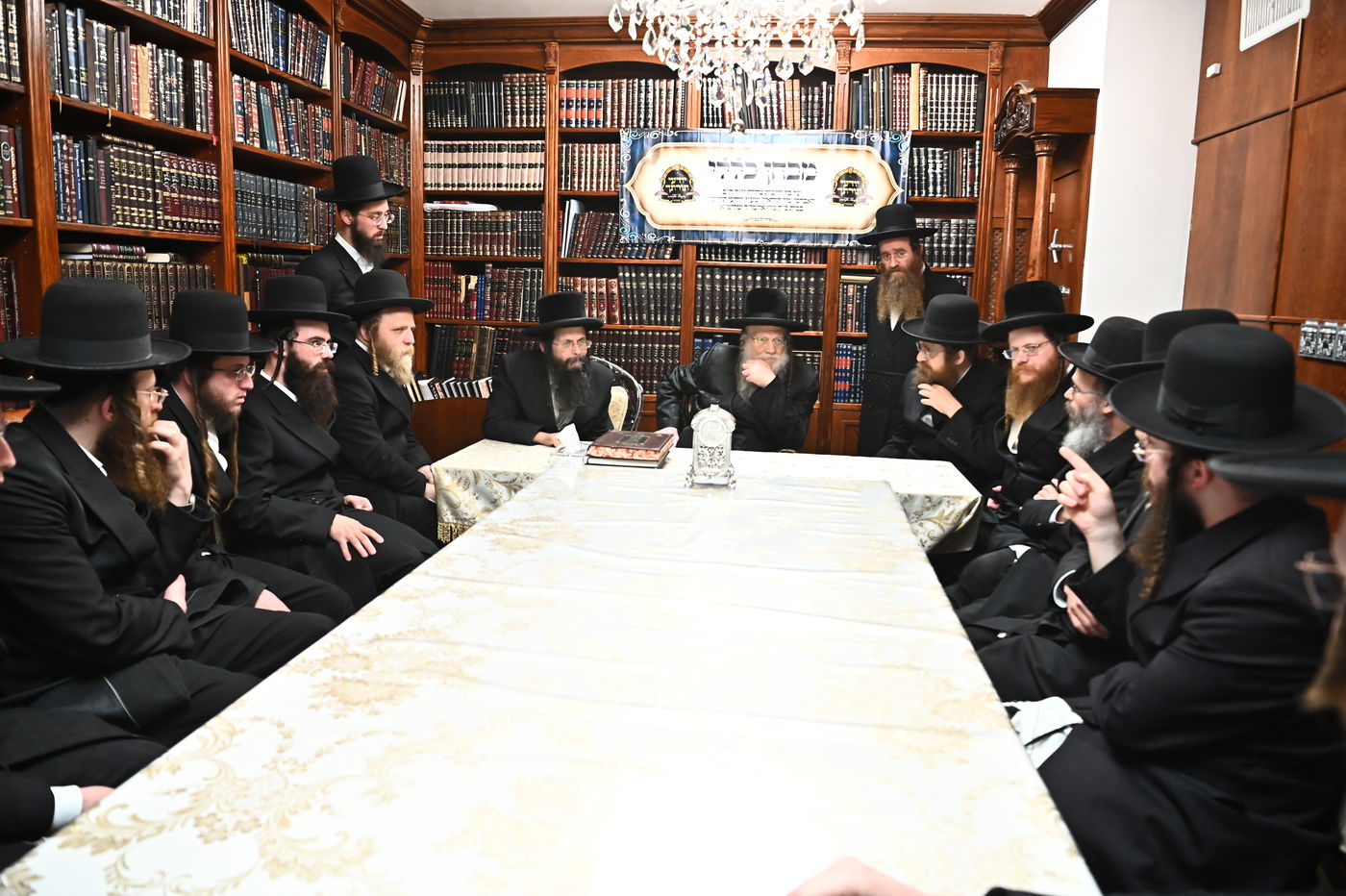 מבחן הוראה בבית האדמו"ר ממודז'יץ