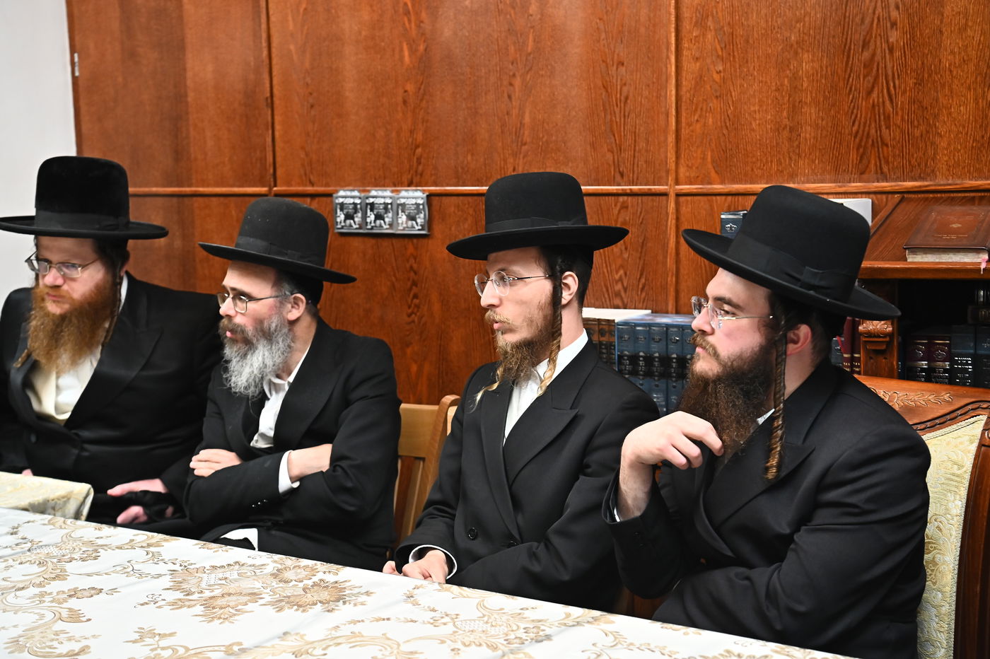 מבחן הוראה בבית האדמו"ר ממודז'יץ