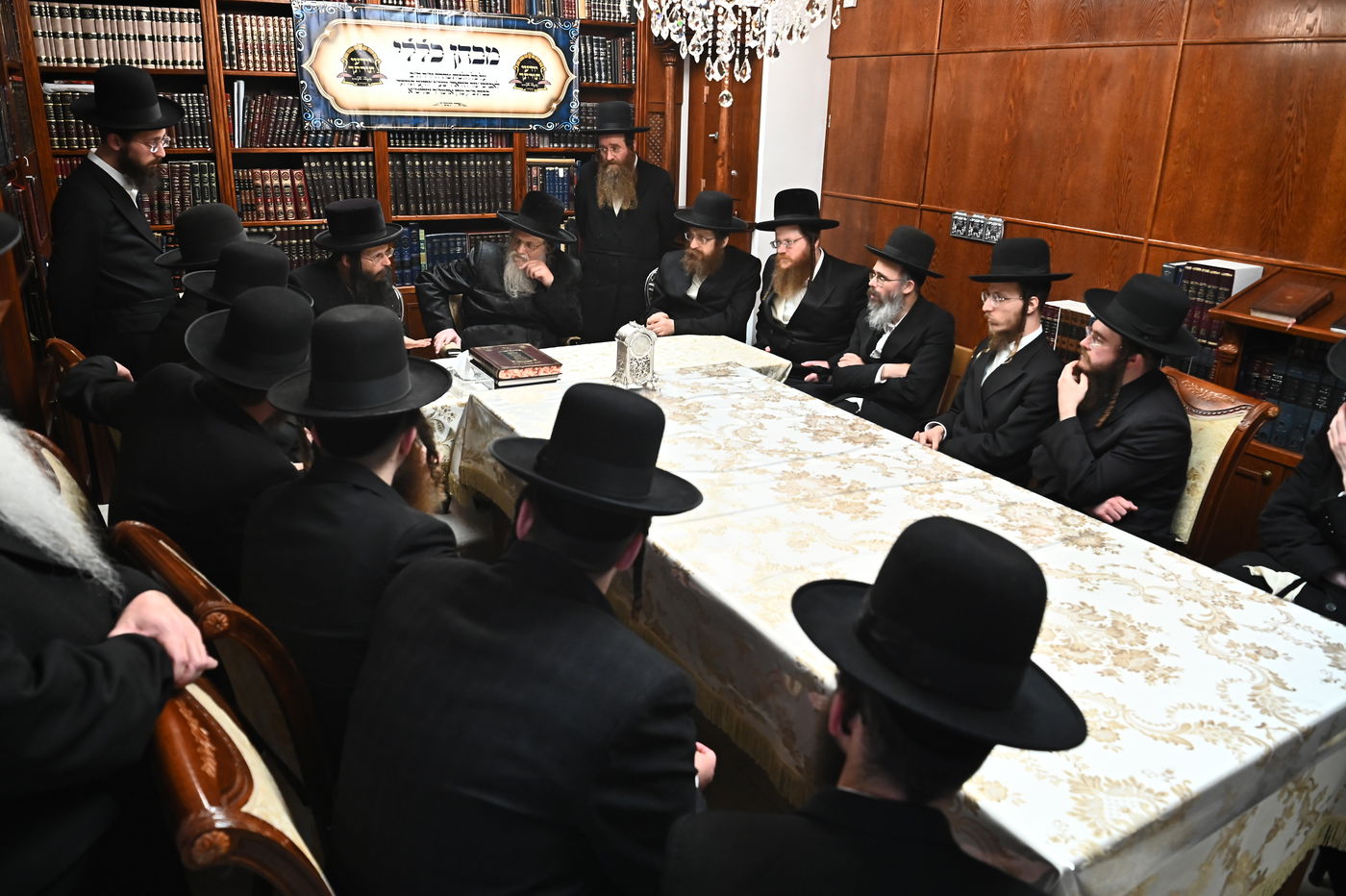 מבחן הוראה בבית האדמו"ר ממודז'יץ