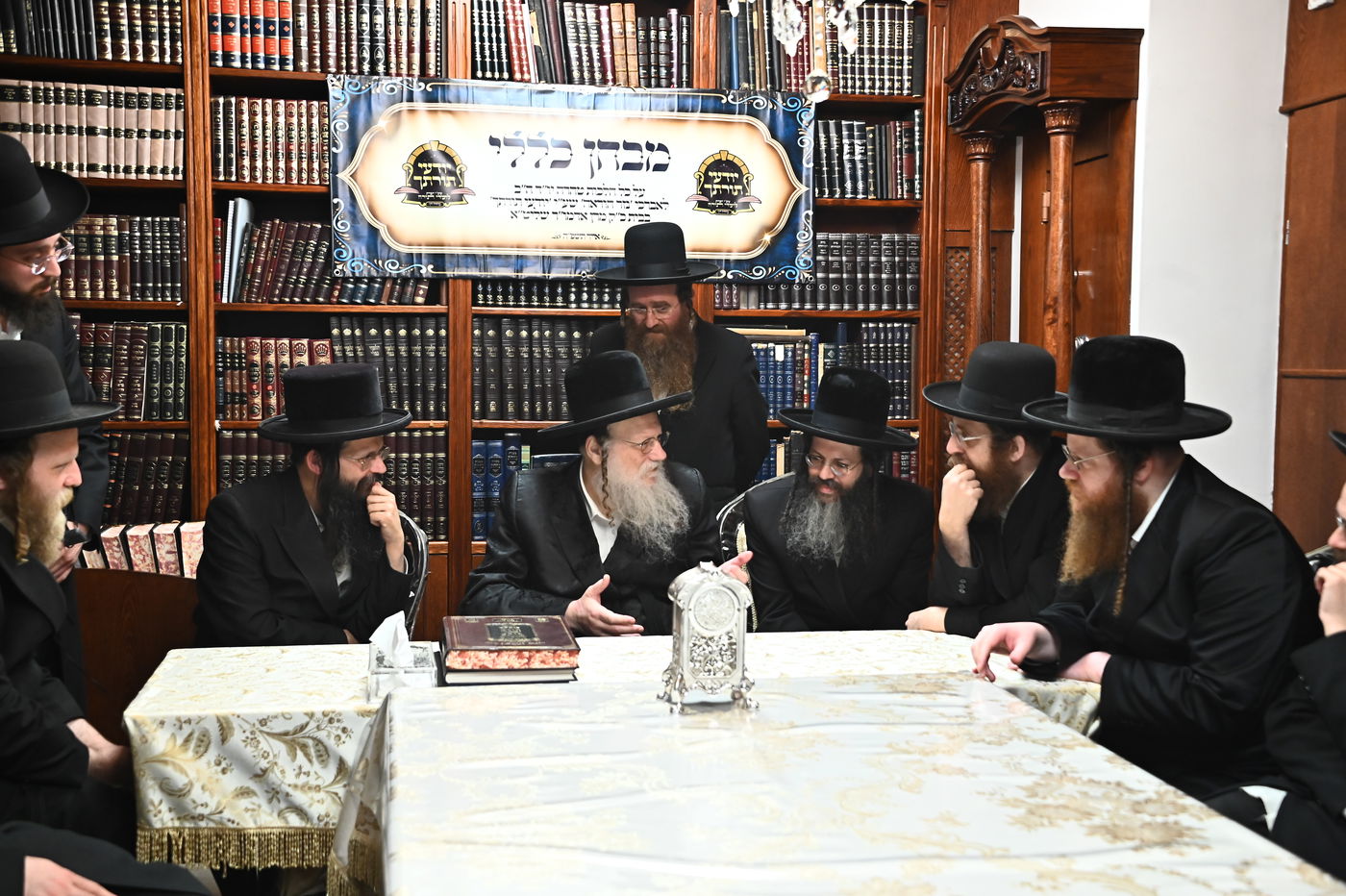 מבחן הוראה בבית האדמו"ר ממודז'יץ