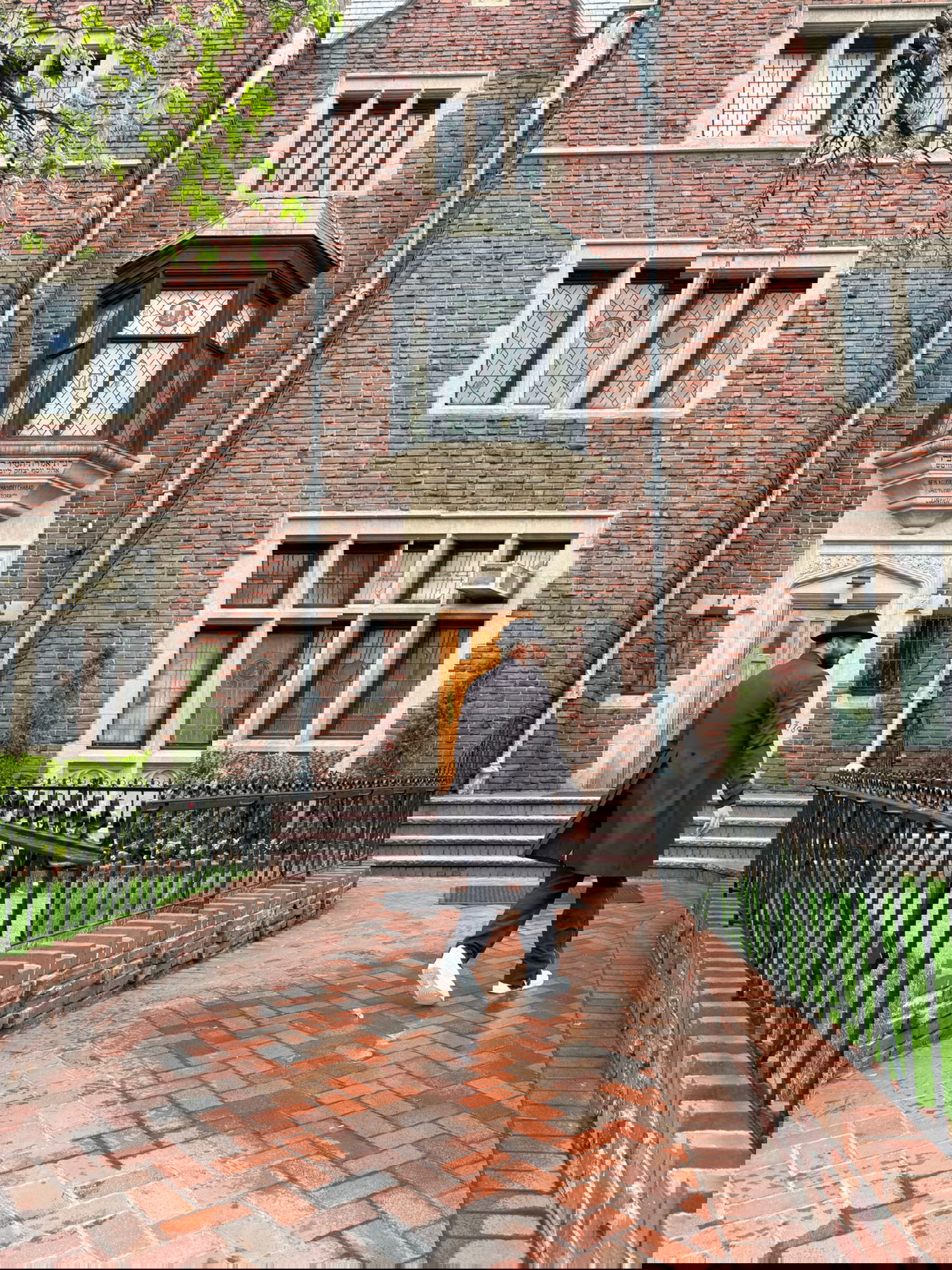 איתי לוי במרכז חב"ד העולמי