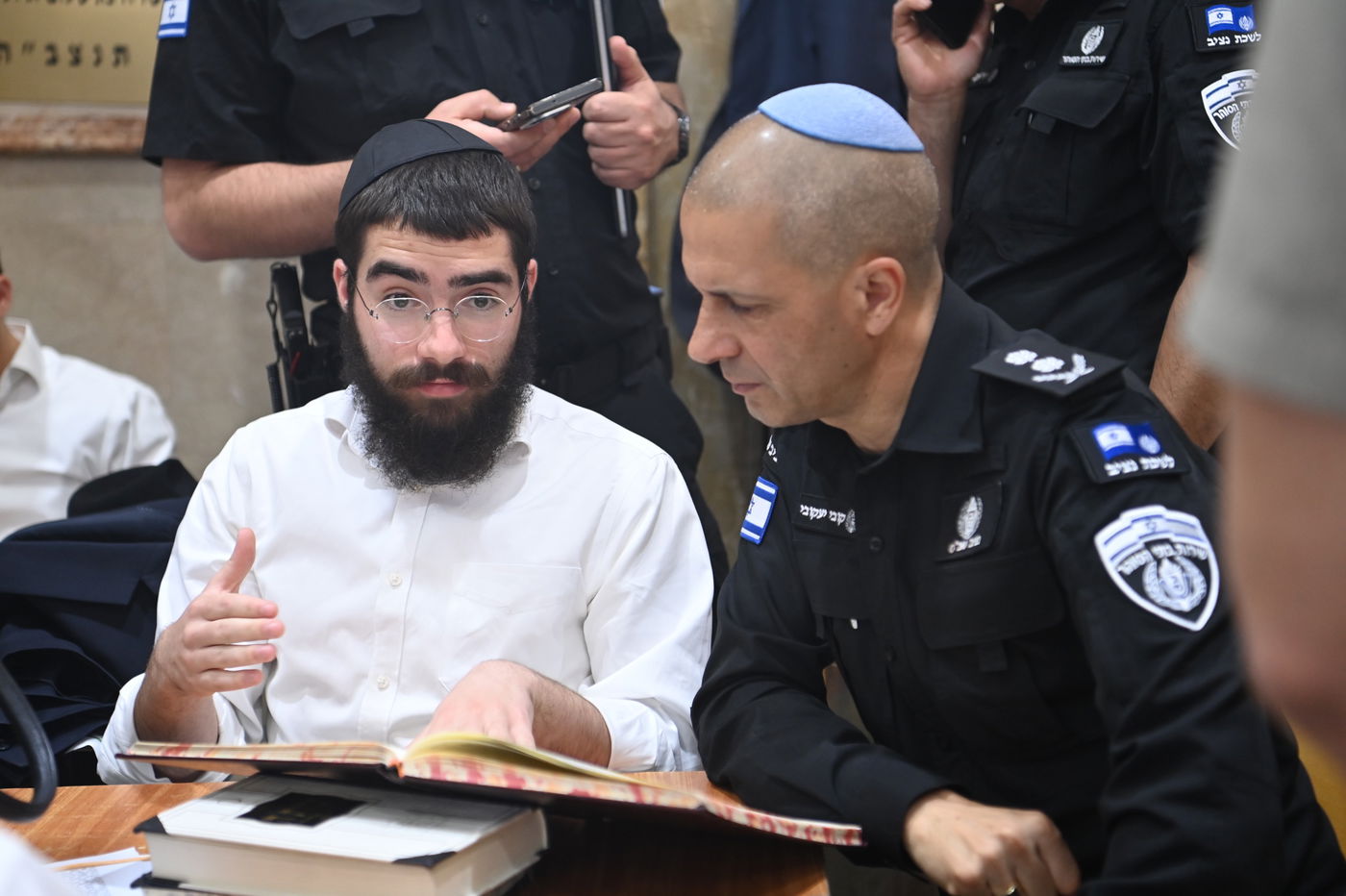 קצינים בכירים משירות בתי הסוהר בביקור בכפר חב"ד