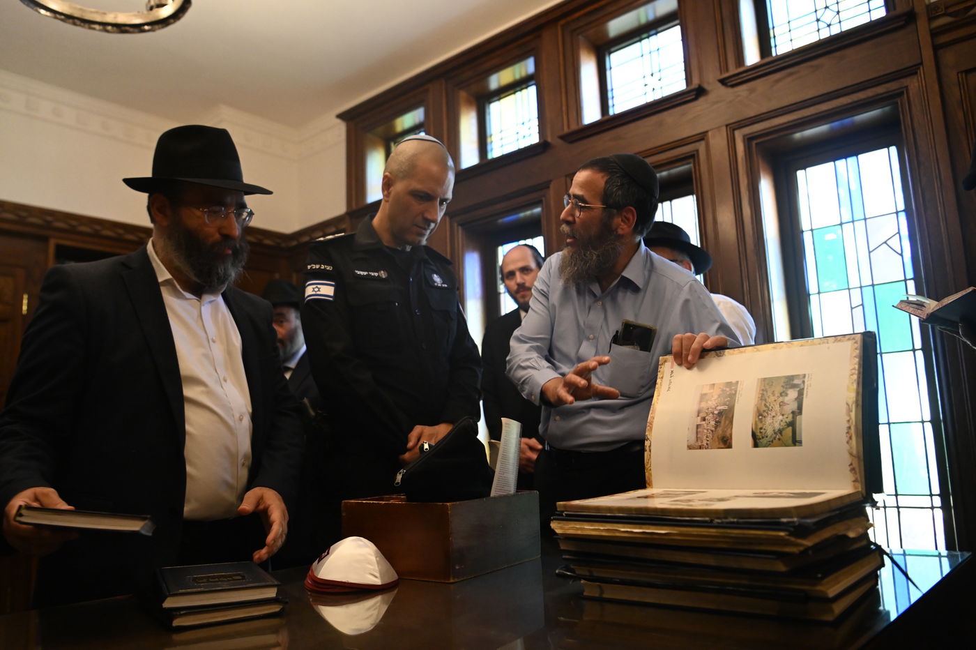 קצינים בכירים משירות בתי הסוהר בביקור בכפר חב"ד