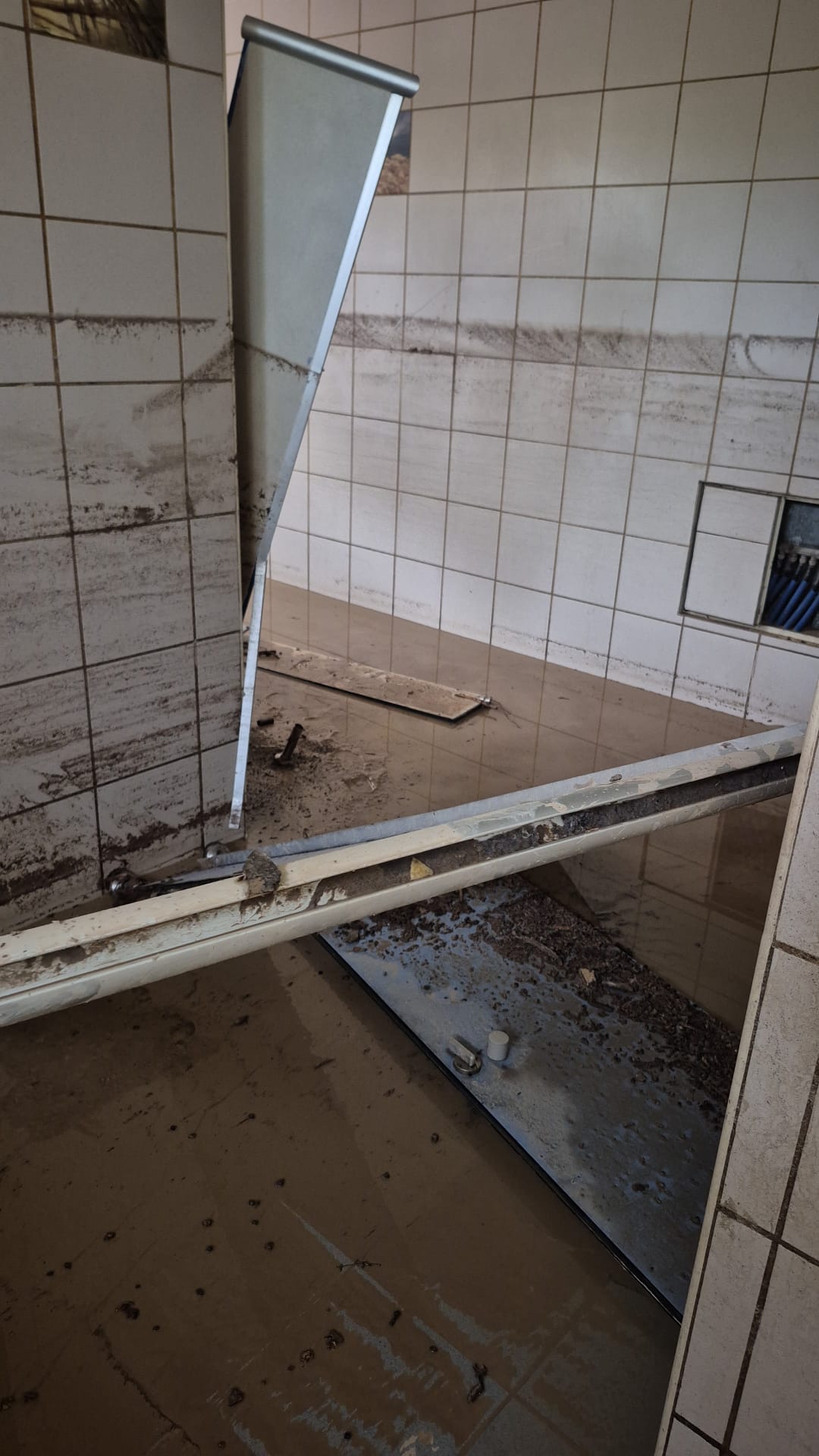 נזק למבנה השירותים בשמורת הטבע עין גדי