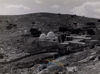 מבנה הקבר של יהושע בן נון בכפר א-נבי יושע
