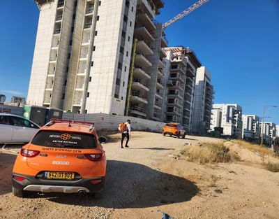 נפילה קטלנית: נפל מקומה גבוהה באתר בנייה - ונהרג במקום