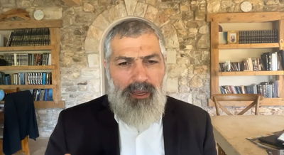 צבי יחזקאלי בפינה על פרשות אחרי מות קדושים • צפו