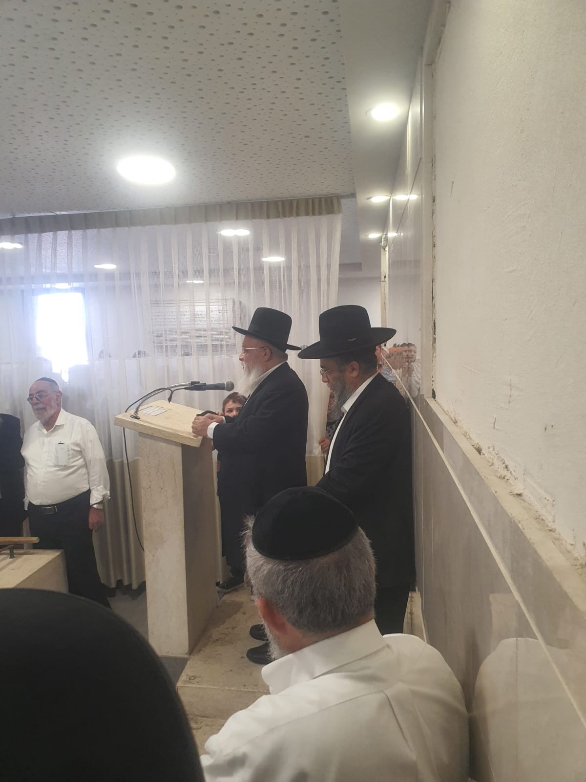 מסע הלוויית הרב דוד צבי ז"ל