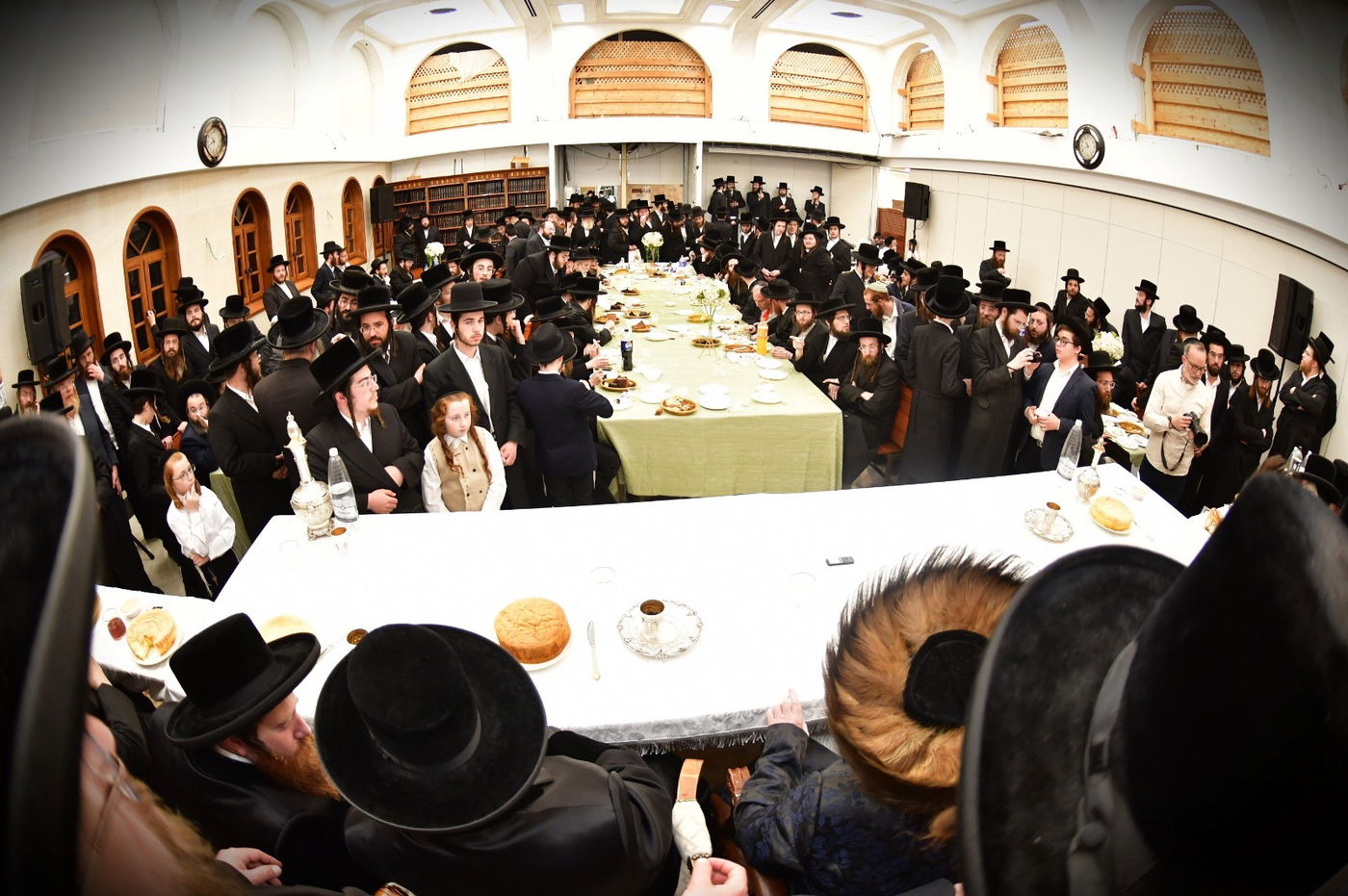 שמחת האירוסין בחצה"ק קרעטשניף ק"ג - קומרנא ב"ש