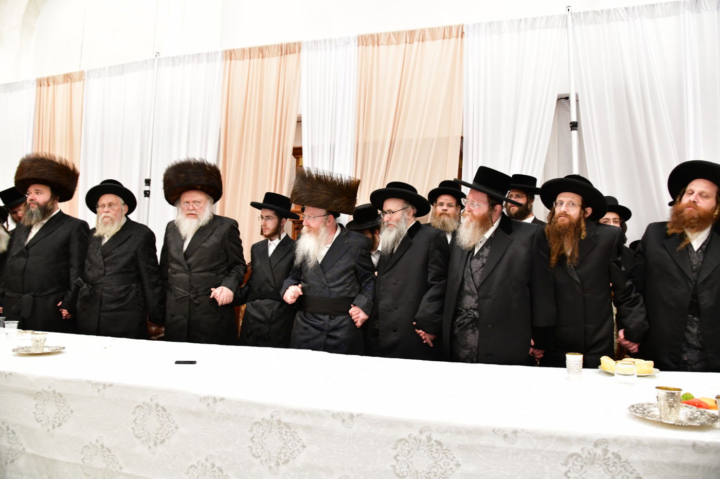 שמחת האירוסין בחצה"ק קרעטשניף ק"ג - קומרנא ב"ש